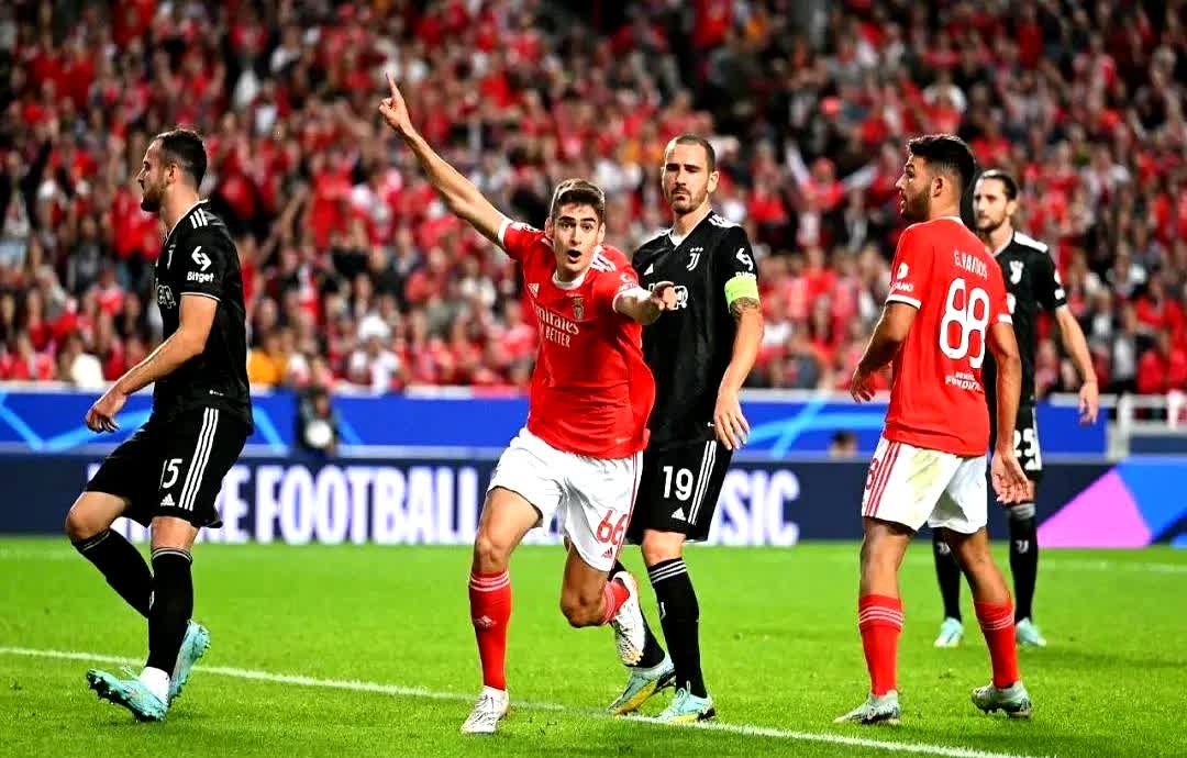 包含摩纳哥迎战马赛，双方决战欧战资格的词条