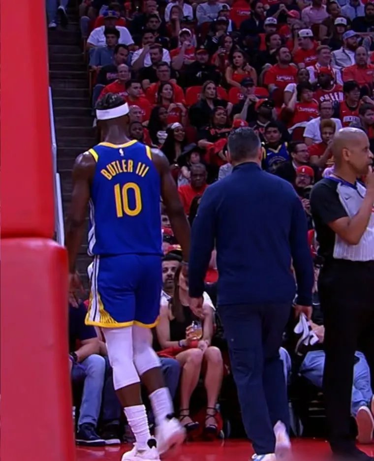 雷火电竞简介-勇士队惊险输球，惨遭对手反超的简单介绍