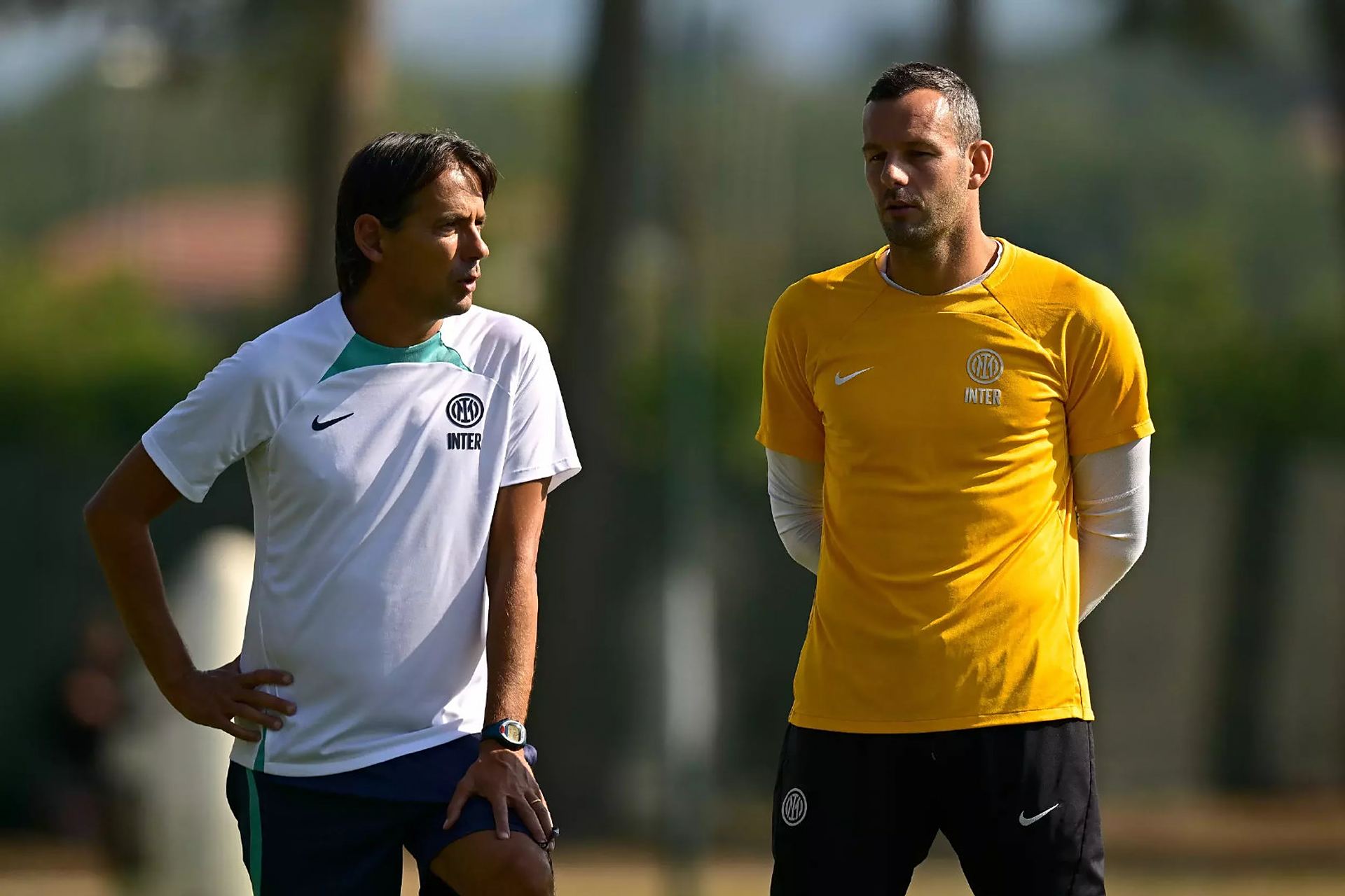 包含比利亚雷亚尔俱乐部备战，在战场上燃烧激情的词条