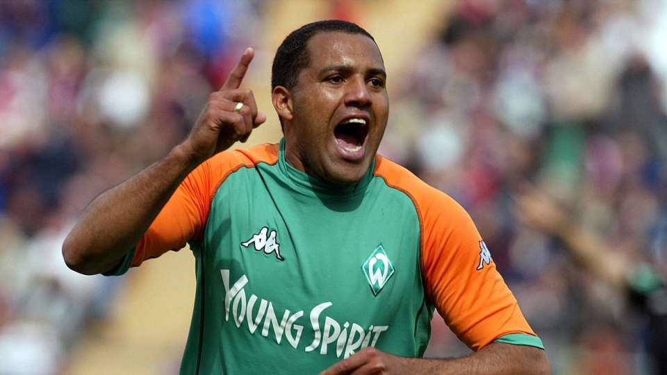 雷火电竞网站-关于弗赖堡主场失利，保级形势堪忧的信息