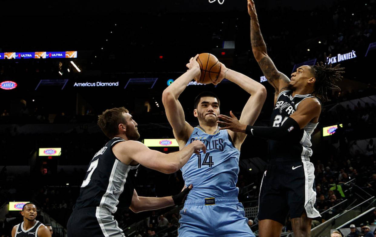 灰熊绝杀快船，福克斯刷新纪录