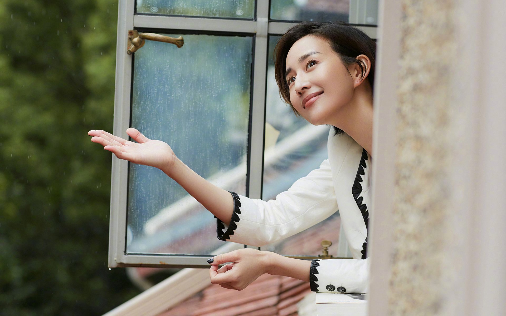 雷火电竞充值-铁闸与奇兵，富安健洋的钢铁防线，波兰加时鏖战破苏格兰